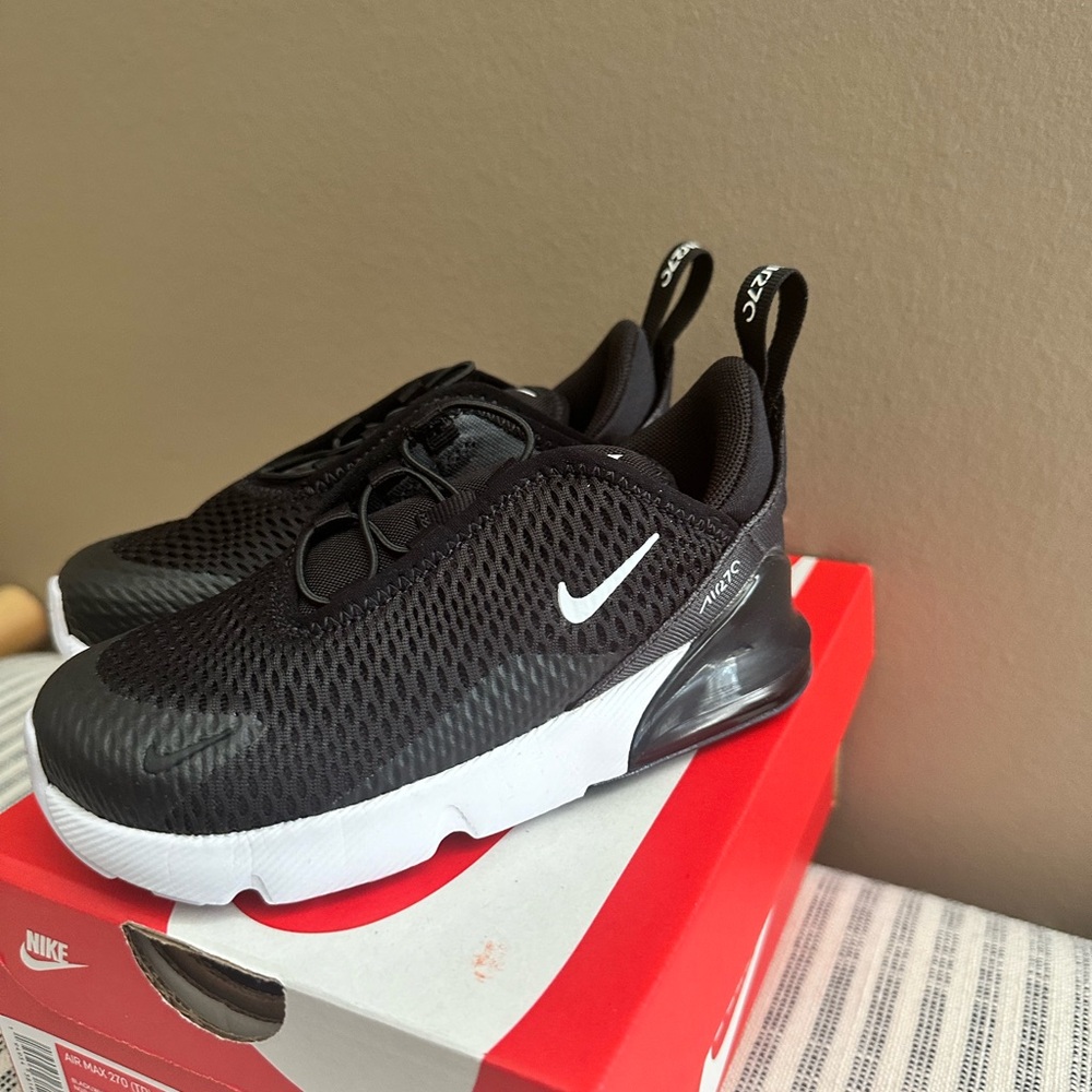 Nike AirMax 270